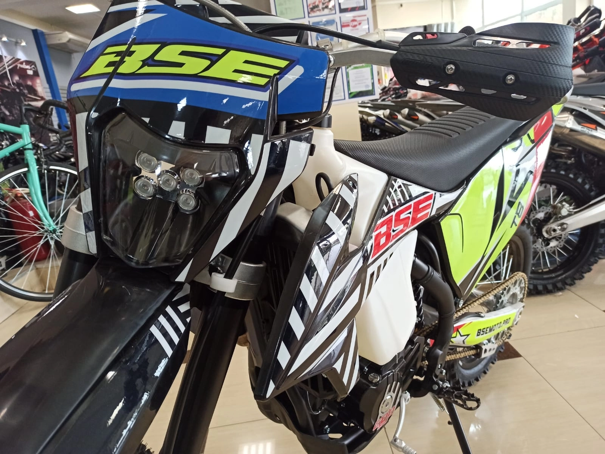 Мотоцикл BSE T8 Twister