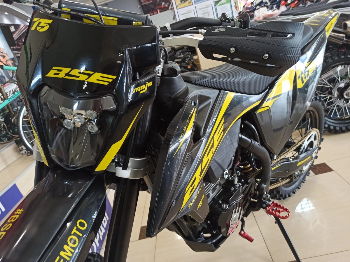 Мотоцикл BSE T5 Twister (015)