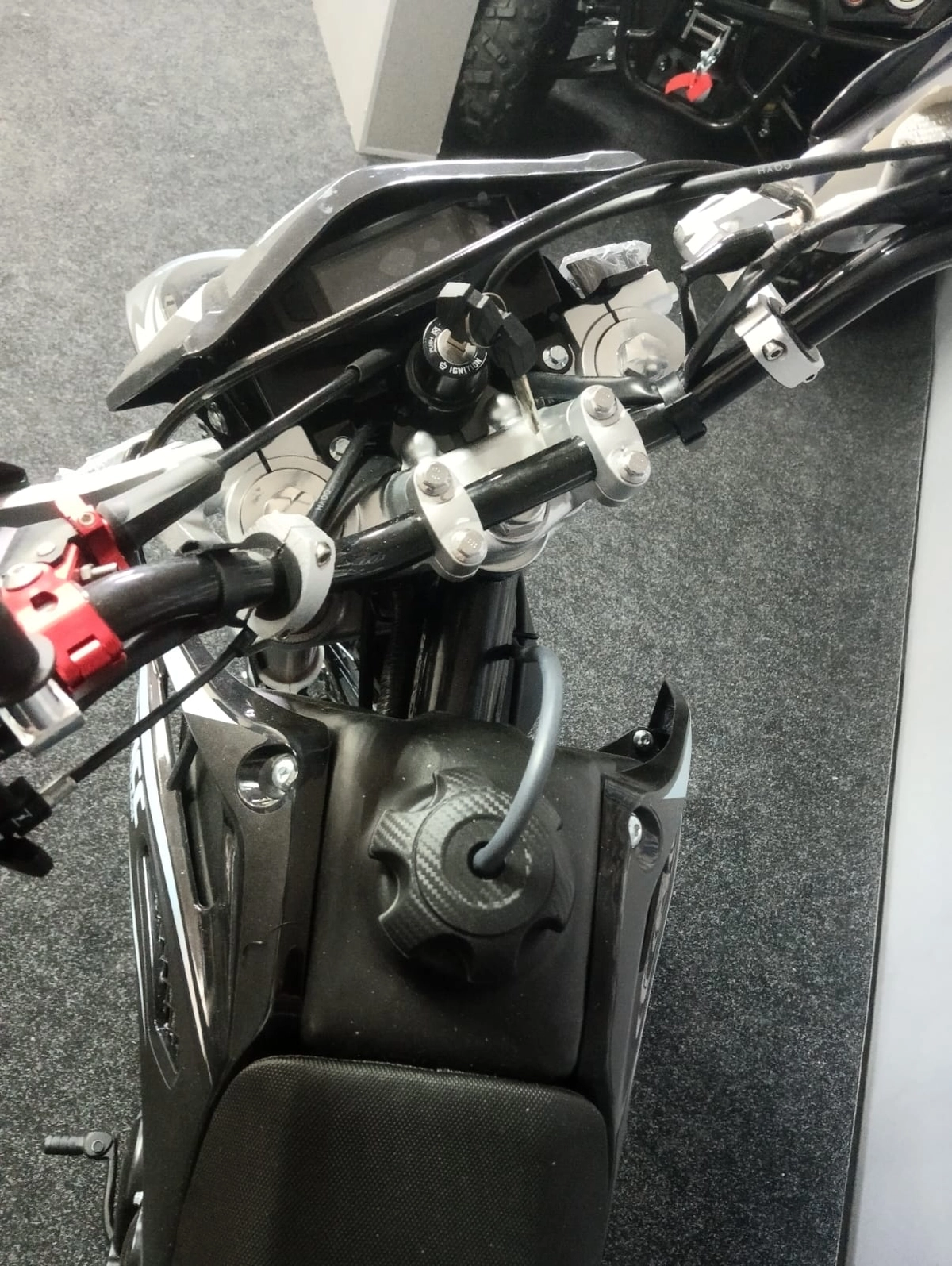 Мотоцикл кроссовый SYCMCC SQR 300 (CB300)