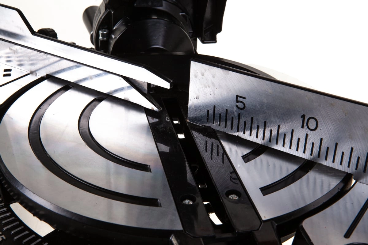 Пила торцовочная ПТ-255Л Вихрь 72/18/1