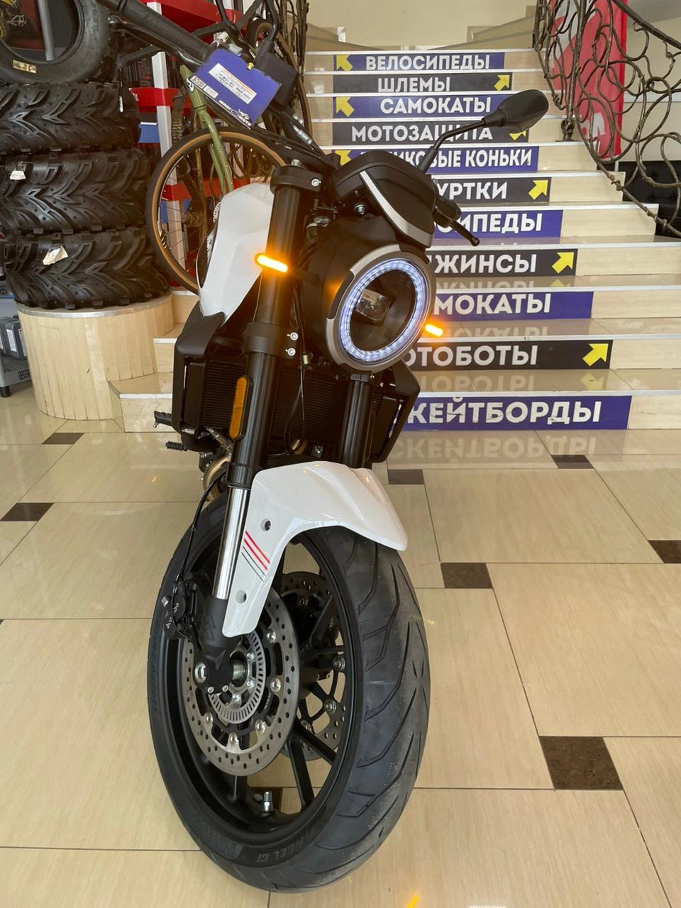 Мотоцикл Moto Morini SEIEMMEZZO STR