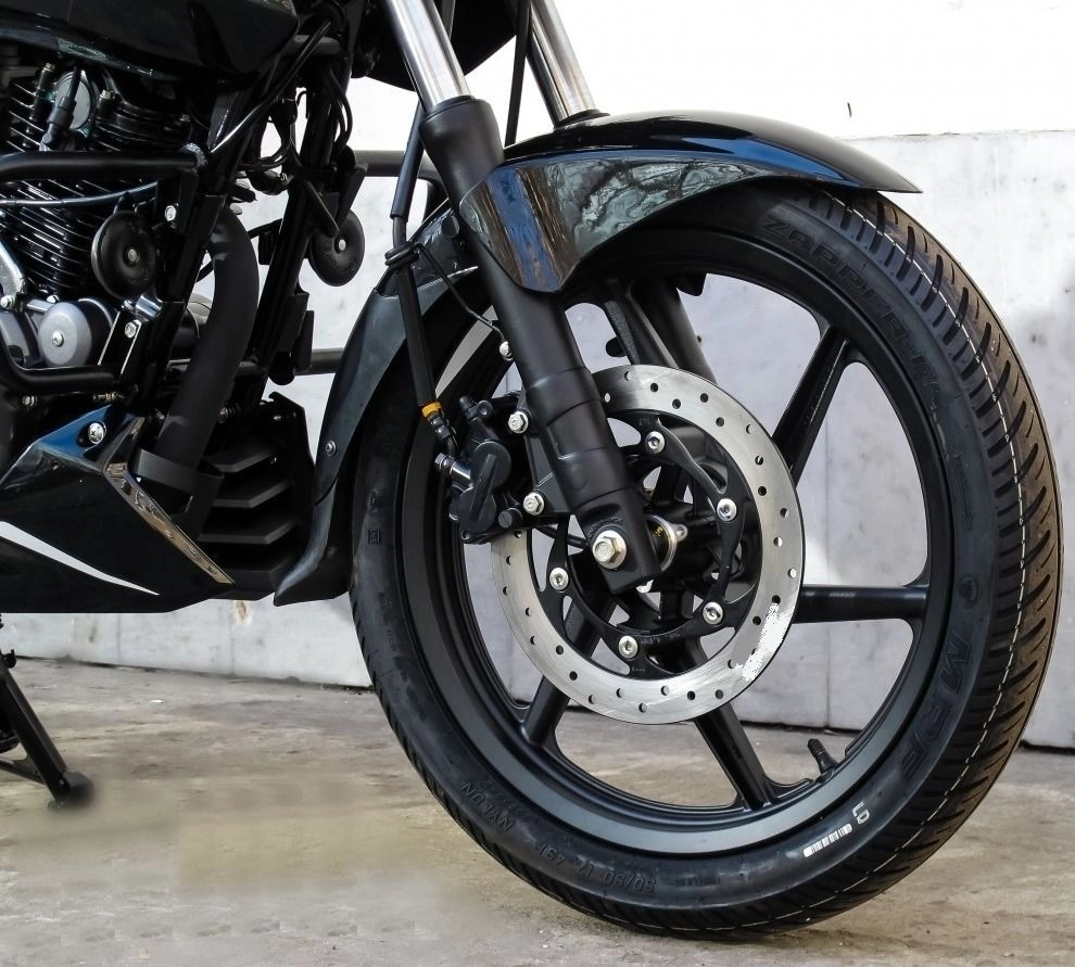 Мотоцикл BAJAJ Pulsar 180