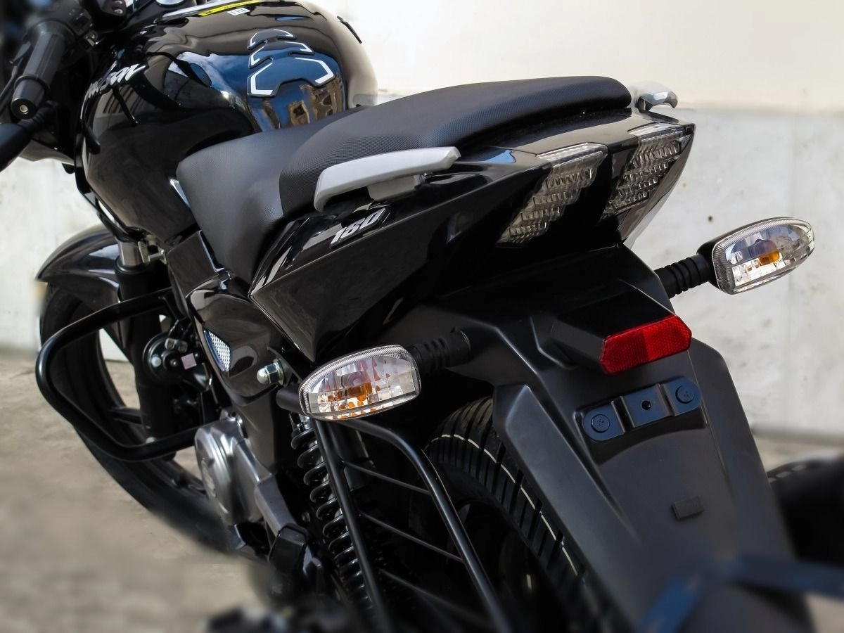 Мотоцикл BAJAJ Pulsar 180