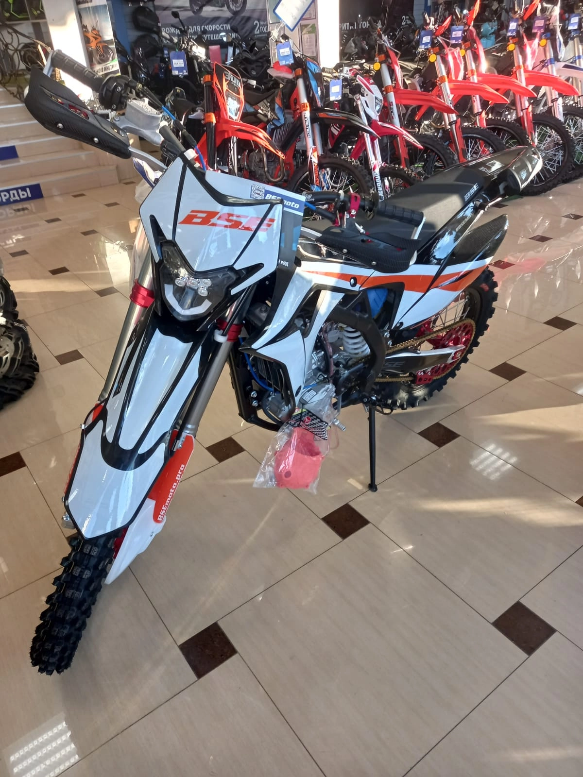 Мотоцикл BSE Z8 300e 21/18