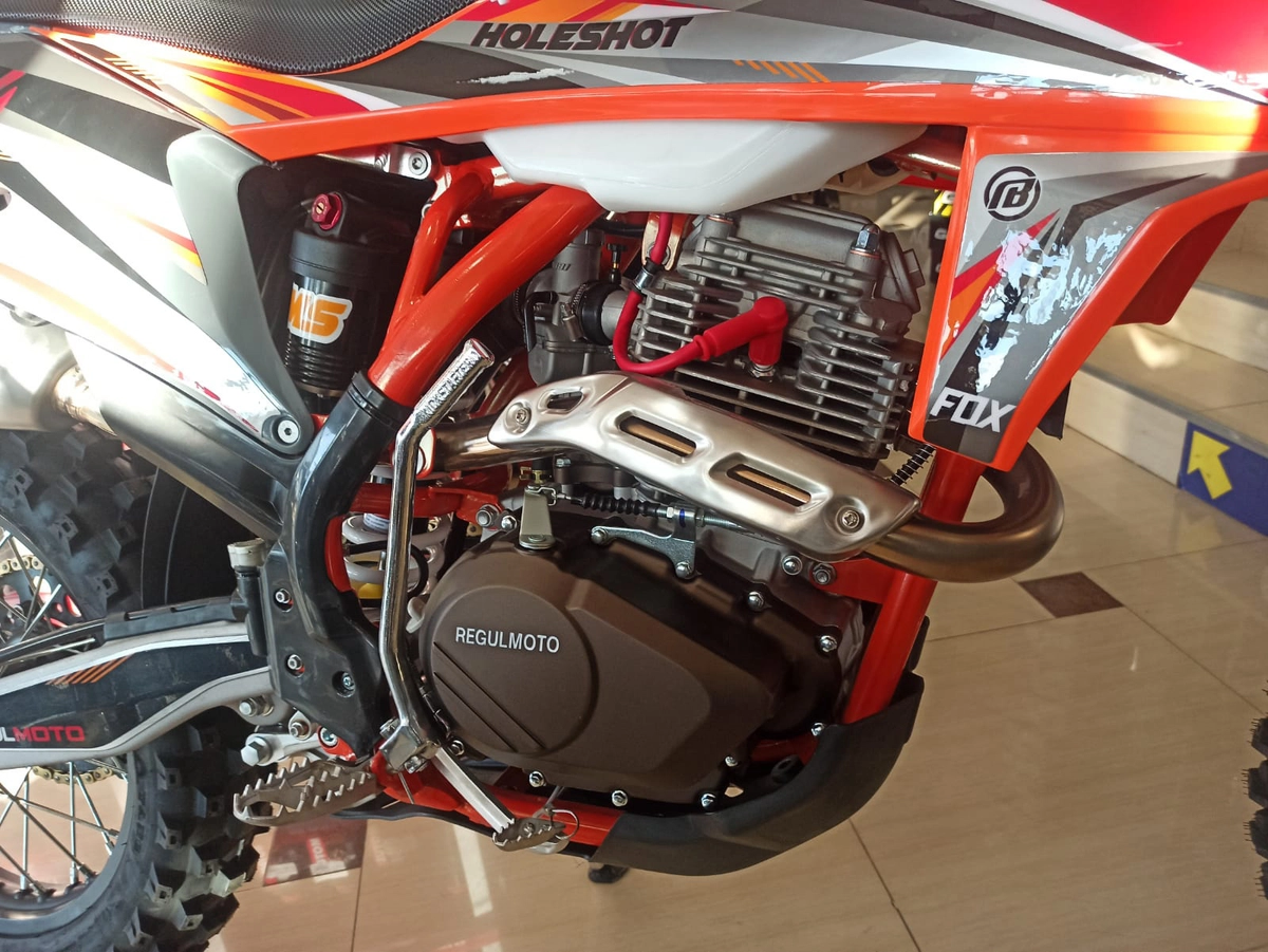 Мотоцикл Regulmoto Holeshot