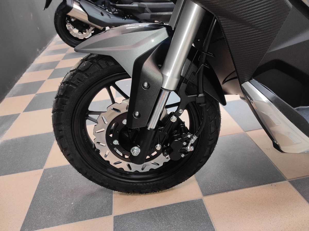 Скутер LIFAN KPV 150