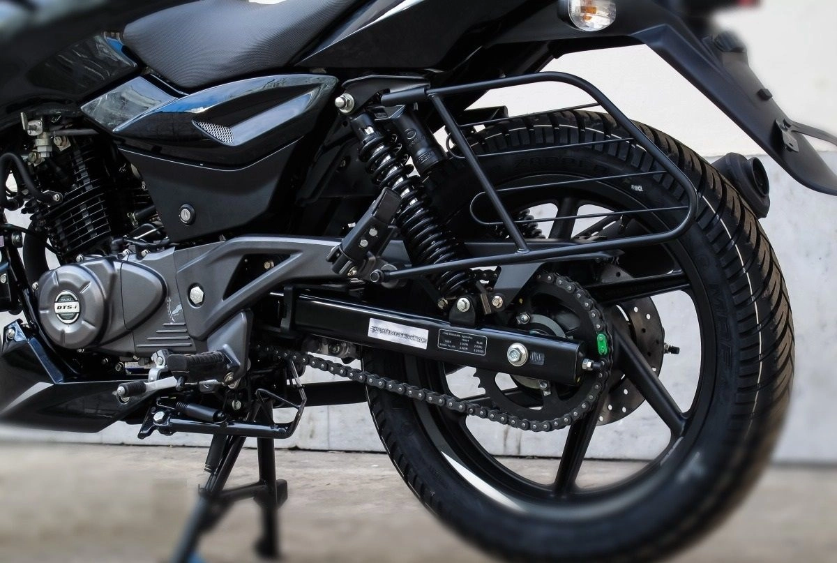 Мотоцикл BAJAJ Pulsar 180