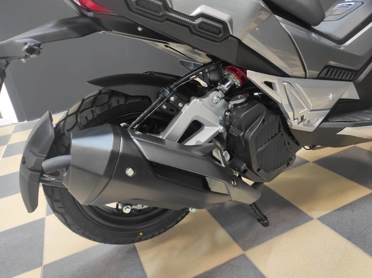 Скутер LIFAN KPV 150