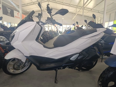 Скутер VENTO VMC PCX 200 Б/У пробег 705 км