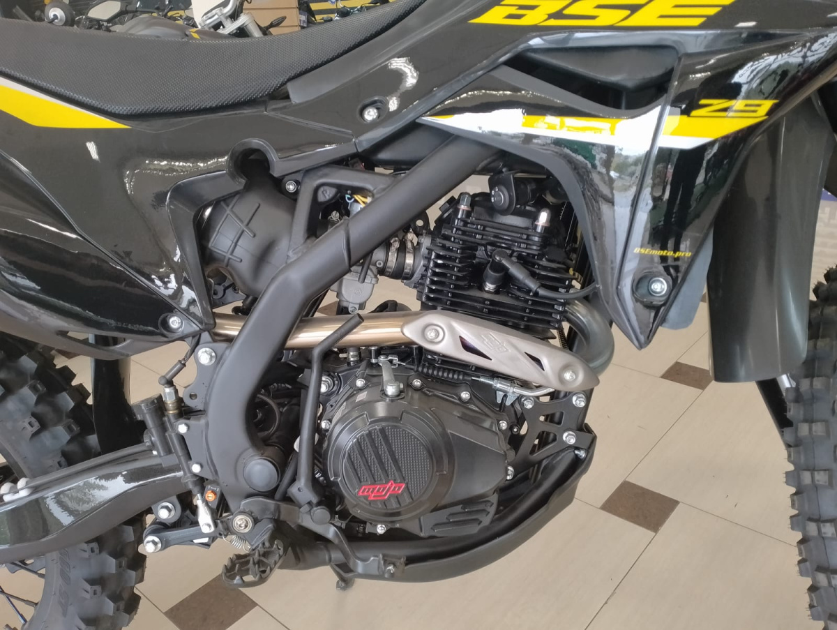 мотоцикл bse z9 yellow metallic