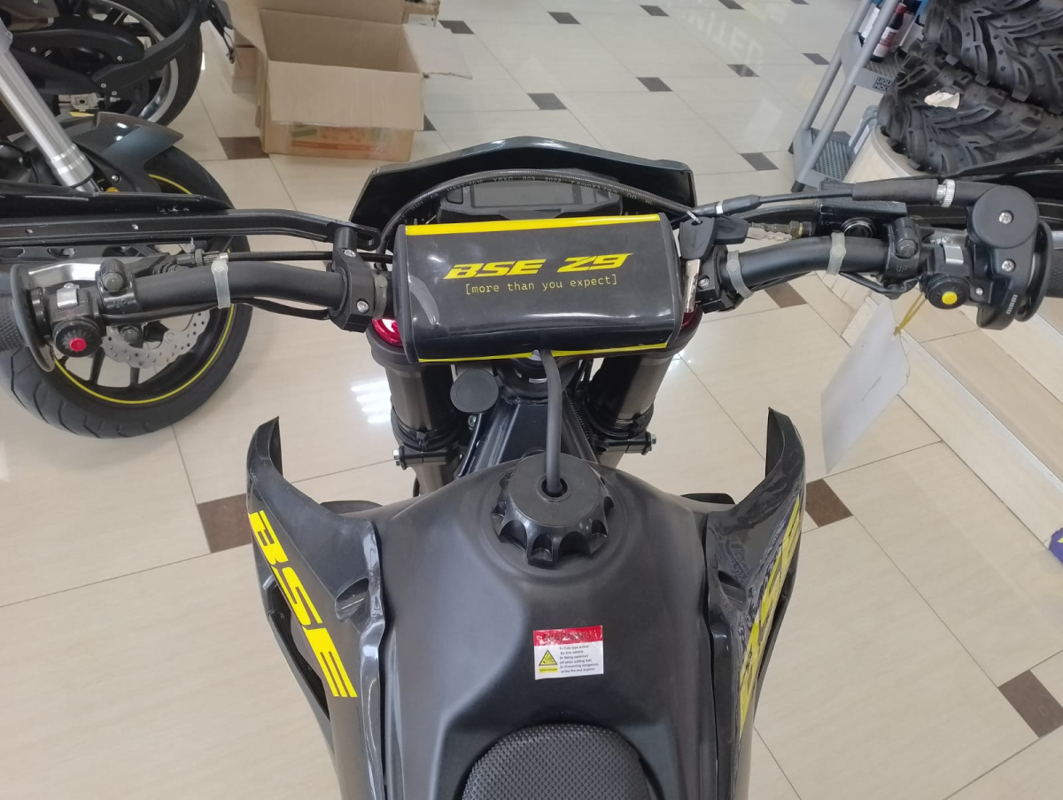 мотоцикл bse z9 yellow metallic