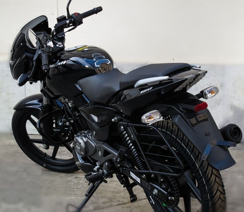 мотоцикл bajaj pulsar 180