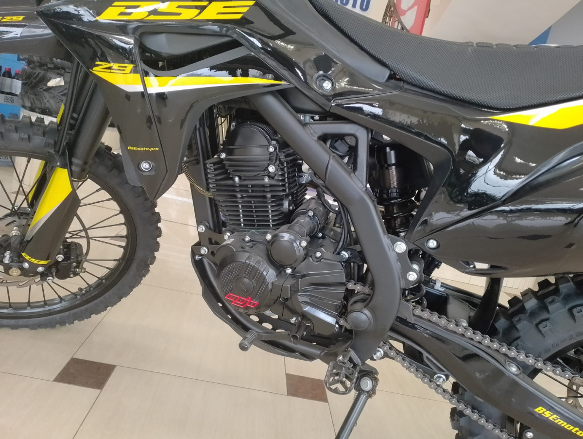 мотоцикл bse z9 yellow metallic